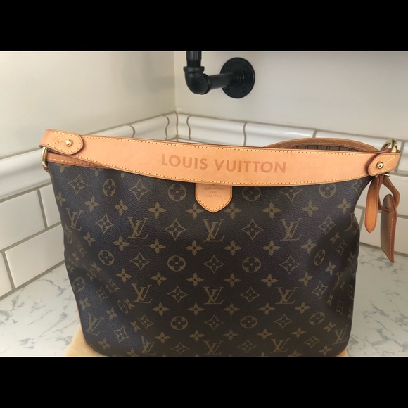 ❌SOLD❌ AUTHENTIC LV DELIGHTFUL PM BEIGE INTERIOR - Picture 2 of 8